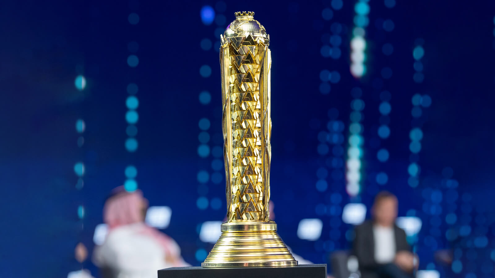 LoL Esports World Cup: Innovative Prize and Trophy System