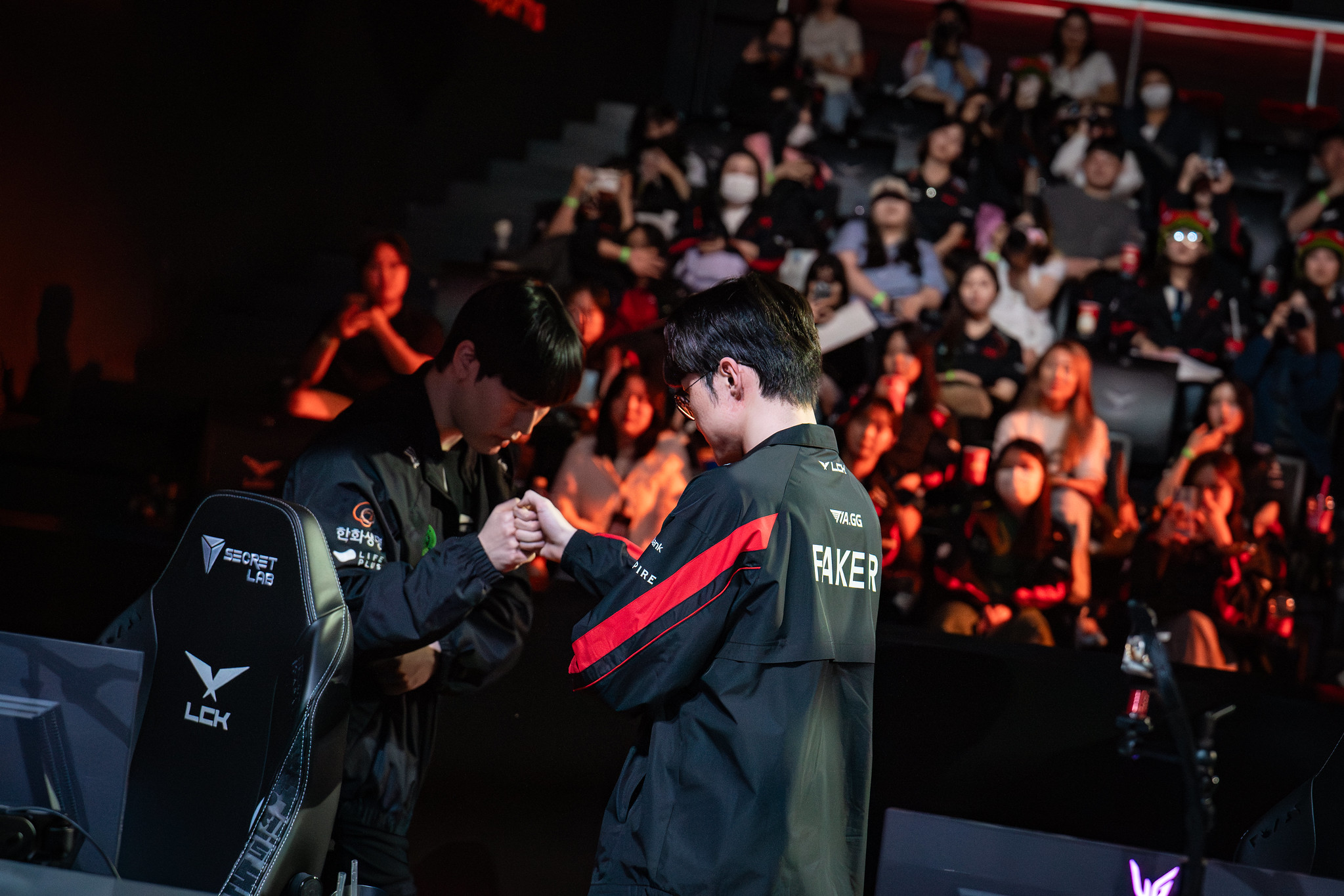 The World Champion is Fighting for Their Spot: Faker’s T1 Will Face Hanwha Life for the Last Slot at Worlds.