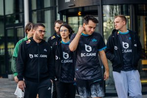 PARAVISION Returns to Dota 2: New Roster and Coach Insights