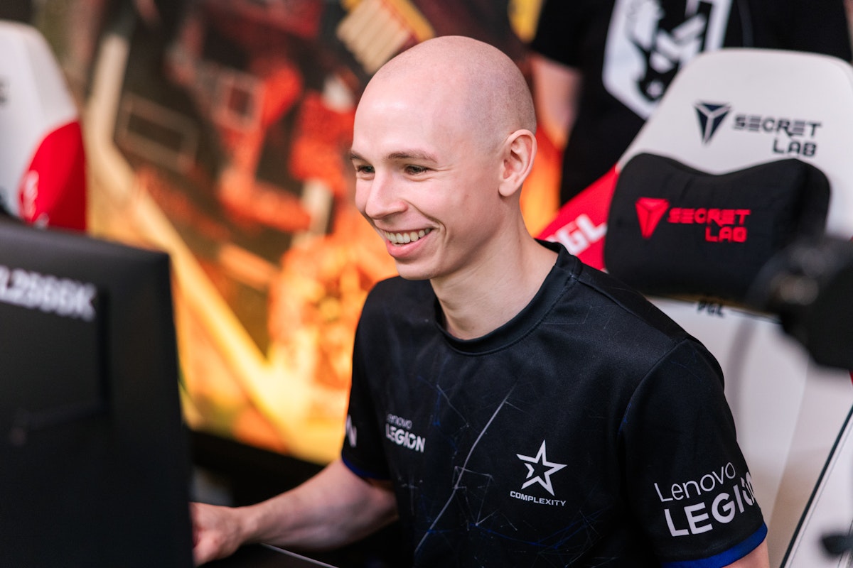 EliGE’s Potential Move to FaZe Clan: A Game-Changer for CS2?